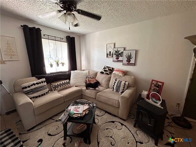 2208 Corona Dr unit A, Killeen, TX 76549 - photo 2