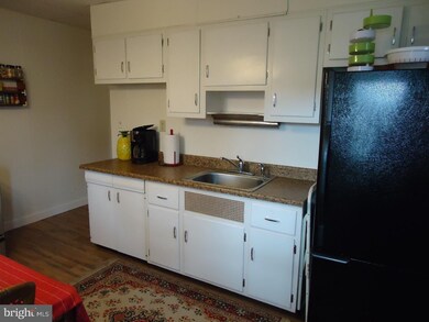 210 Bernhart Ave, Reading, PA 19605 - photo 7