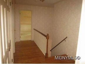 Upstairs Foyer