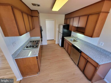 14122 Chadwick Ln, Rockville, MD 20853 - photo 4