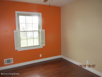 6207 Timmy Ct, Louisville, KY 40219 - photo 7