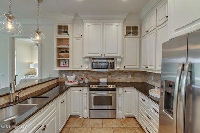 128 N Maple St Suite B-32