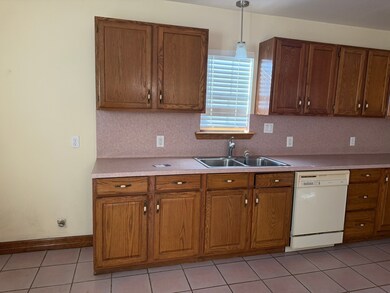 19028 Cammie Rd, Alvin, TX 77511 - photo 5