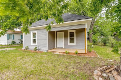 910 Sabine Ave, Cleburne, TX 76031 - photo 3