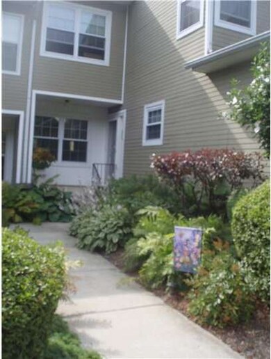 150 Kingswood Ct unit 150, Glen Mills, PA 19342 - photo 2