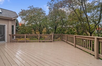 107 Mackinaw Ct, Naperville, IL 60565 - photo 7