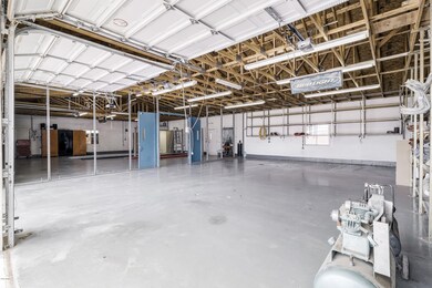 03 Garage