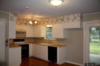 10524 Creek Bend Dr, Tyler, TX 75707 - photo 6