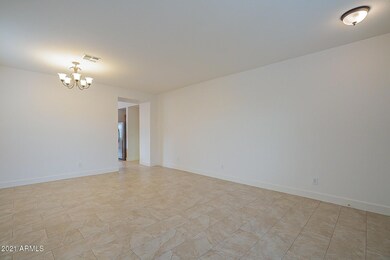 004_Dining Room