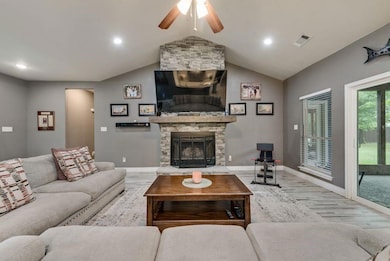 733 Waters Edge Dr, Corsicana, TX 75109 - photo 4