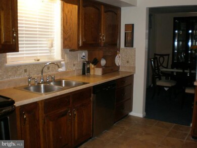 4904 Braddock Rd, Temple Hills, MD 20748 - photo 2