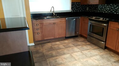 1539 Templeton Place, Rockville, MD 20852 - photo 5