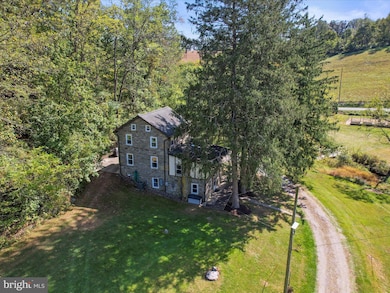 2122 W Springfield Rd, Glen Rock, PA 17327 - photo 5