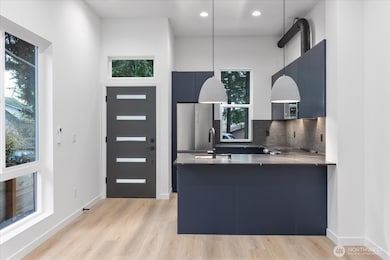 10734 Interlake Ave N, Seattle, WA 98133 - photo 4