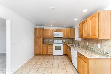 1033 W Lind St, Tucson, AZ 85705 - photo 4