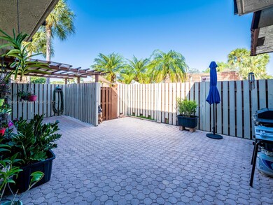 11916 SW 11th Ct, Davie, FL 33325 - photo 7