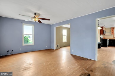 801 N Maple Ave, Brunswick, MD 21716 - photo 4