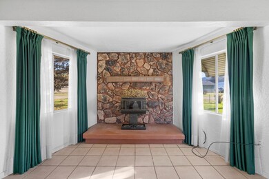 7385 Maple Ln, Central Point, OR 97502 - photo 6