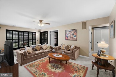 8203 Crossbrook Ct unit 201, Lorton, VA 22079 - photo 3