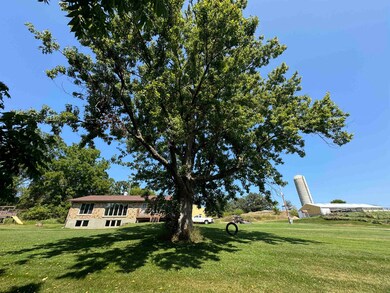 W9648 Rat Hollow Rd, Adams, WI 53504 - photo 4