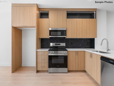 3005 NE Ainsworth St, Portland, OR 97211 - photo 7