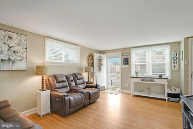 946 Kenwood Rd, Drexel Hill, PA 19026 - photo 5