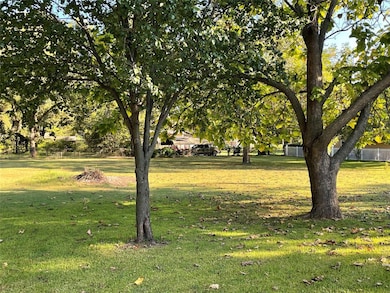 146 W Sherman Dr, Aubrey, TX 76227 - photo 5