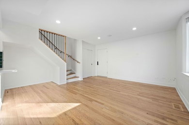 2069 N Larrabee St, Chicago, IL 60614 - photo 4