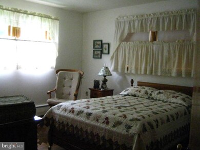 407 N Lehigh St, Tamaqua, PA 18252 - photo 5