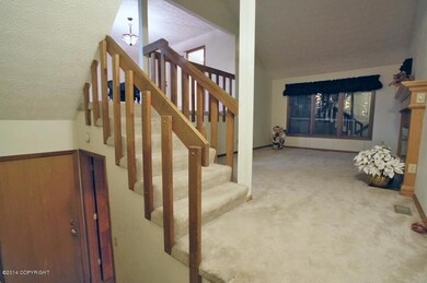 Going into spacious livinging room