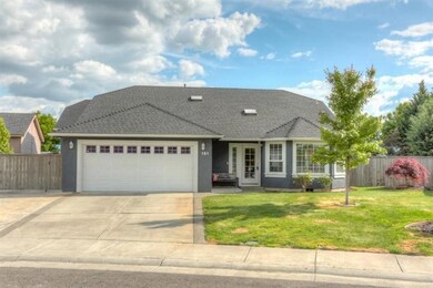 151 Orchardview Ave, Central Point, OR 97502 - photo 3