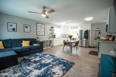 9214 Lantana Dr, Louisville, KY 40229 - photo 7