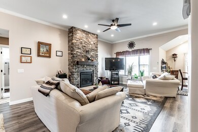 10764 Fieldlight Blvd, Fort Wayne, IN 46835 - photo 3