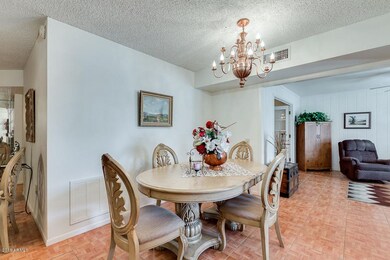 10238 W Palmeras Dr, Sun City, AZ 85373 - photo 5