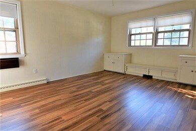 380 Gibbs Ave, Newport, RI 02840 - photo 4