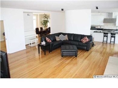 8 Raintree Ct, Holmdel, NJ 07733 - photo 7