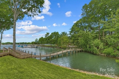 719 Southwest Dr unit 19, Davidson, NC 28036 - photo 3