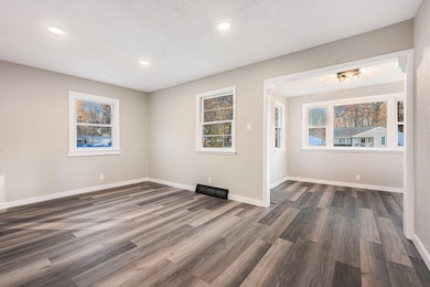 324 Robertson Ave, Battle Creek, MI 49015 - photo 4