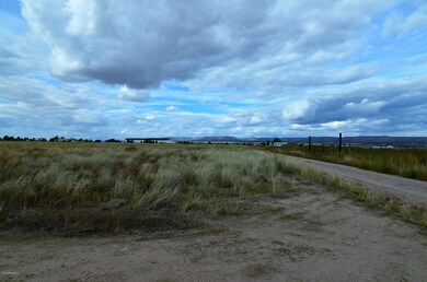 0 N Sunhawk Rd unit 1028938, Paulden, AZ 86334 - photo 3