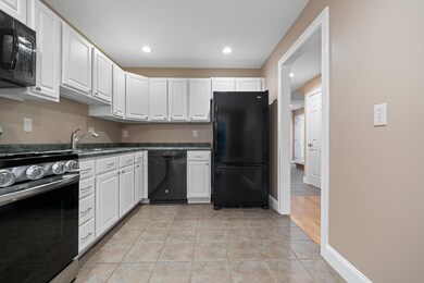 16 Lilac Ln, Newmarket, NH 03857 - photo 4