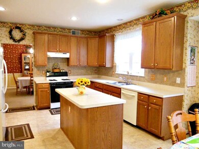 2779 Burrough Hill Ln, Woodbridge, VA 22191 - photo 7