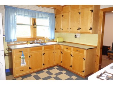 21 Rule St, Keene, NH 03431 - photo 2