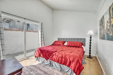 6---67780-arena-bedroom-4