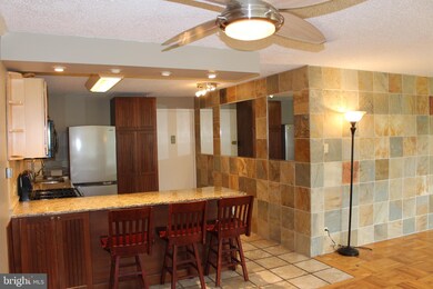 Radnor House unit 123, Bryn Mawr, PA 19010 - photo 3