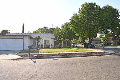 3749 N Ezie Ave, Fresno, CA 93727 - photo 4