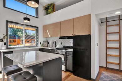 61304 SE Wizard Ln unit 10, Bend, OR 97702 - photo 6