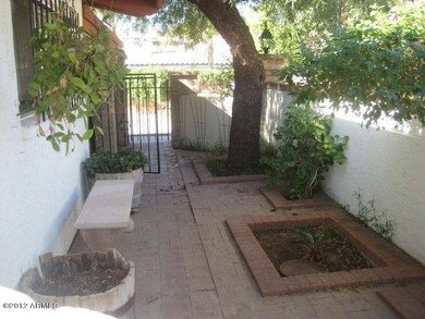 PRIVATE YARDS