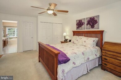 5527 Chestermill Dr, Fairfax, VA 22030 - photo 7