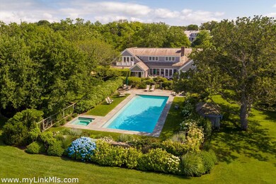 Guest house with pool
