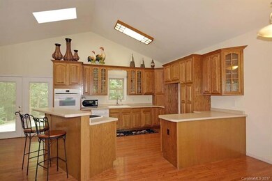 KITCHEN - DOORS TO PATIO